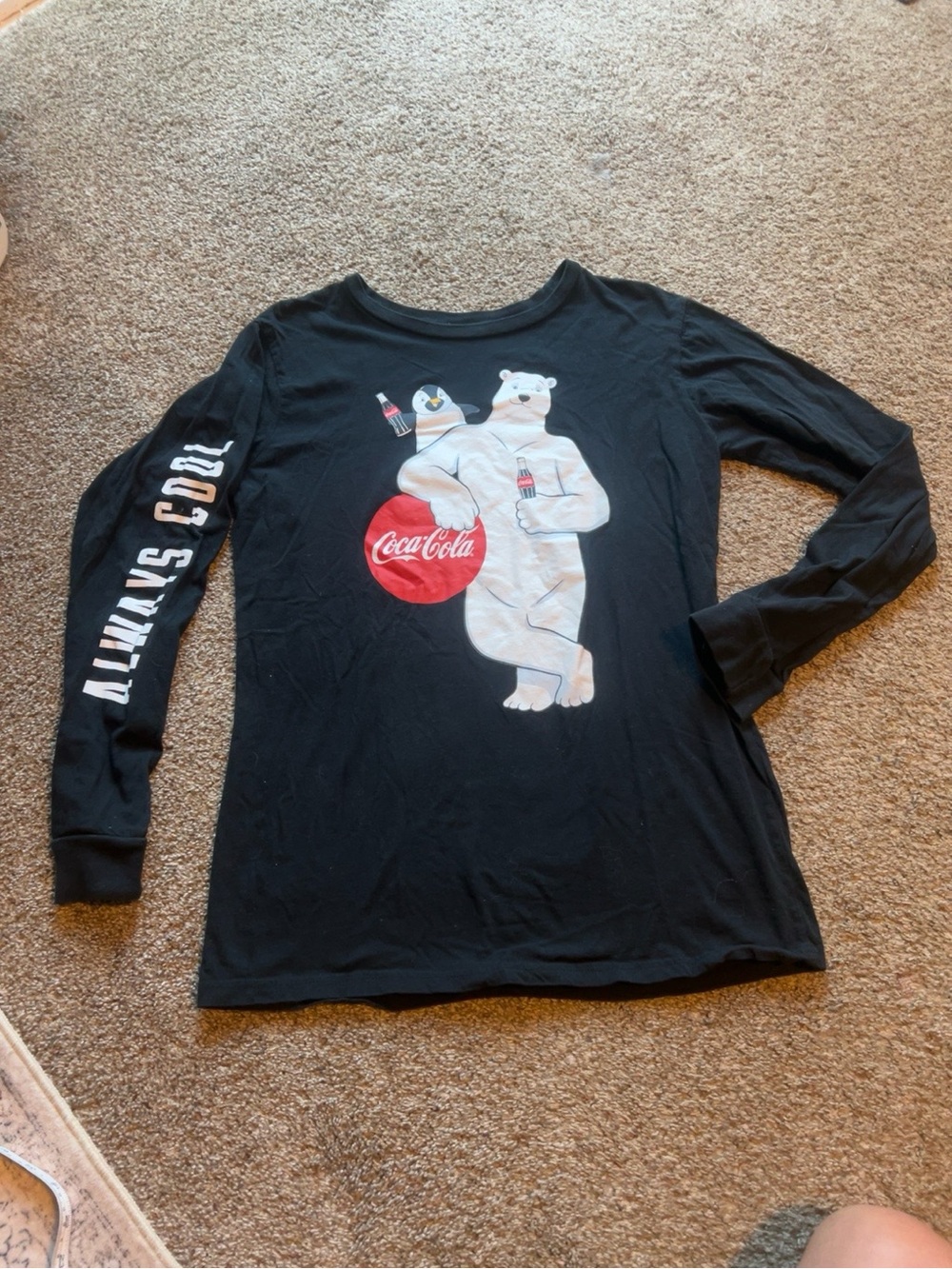 Coca-Cola Polar Bear Penguin Long Sleeve Graphic T-Shirt Women’s Medium Black